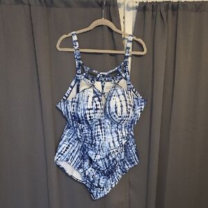 Torrid Navy/White Swimsuit Underwire Bra Adjustable Straps Ruched Boning 5/5X/28